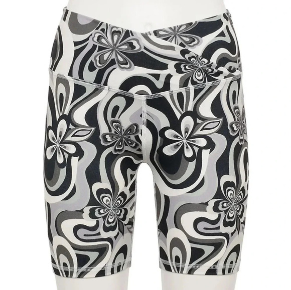 SO | Junior's Crossover Biker Shorts in Black Floral sz L - Picture 10 of 10